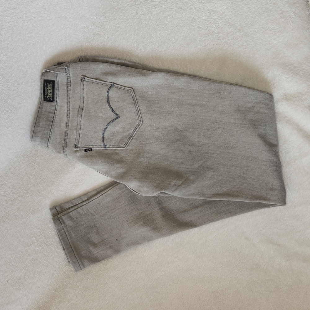 Levi's Gray Low Rise Skinny Jeans Size 28